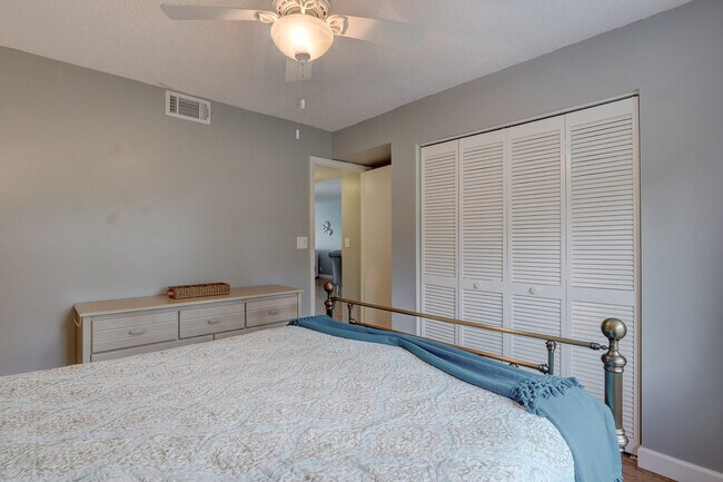 Building Photo - 154 Palm Dr