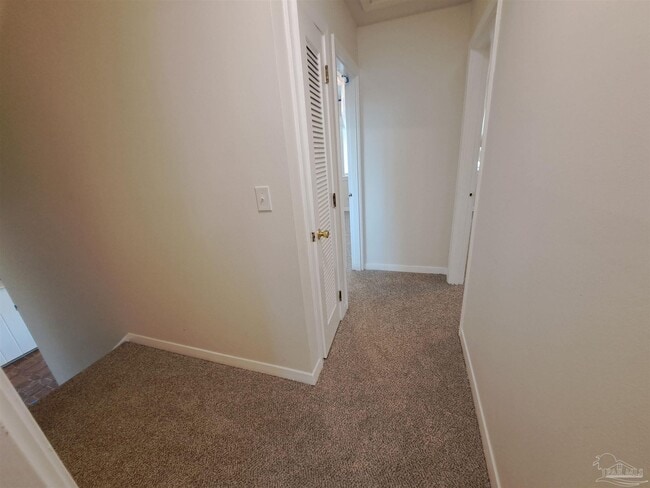 Building Photo - 8598 Meadowbrook Dr