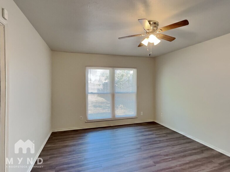 Building Photo - 4559 Sugar Bush Ct