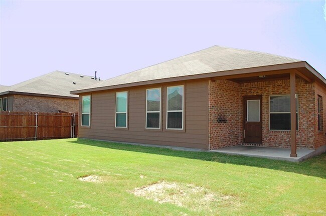 Building Photo - 473 Spring Dr