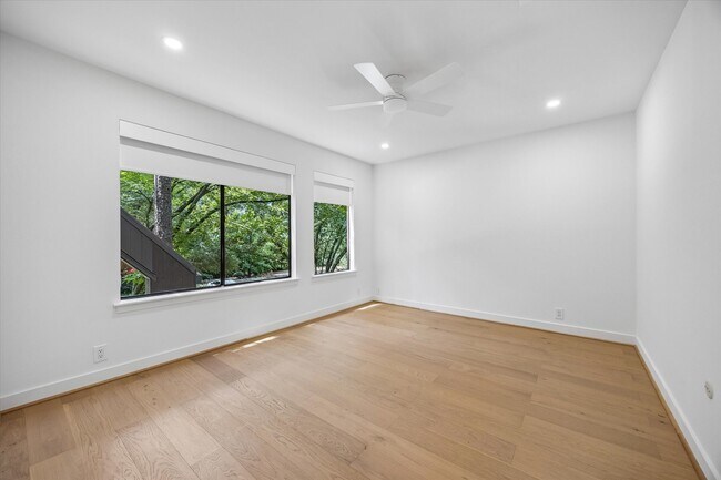 Building Photo - 201 Litchfield Ln