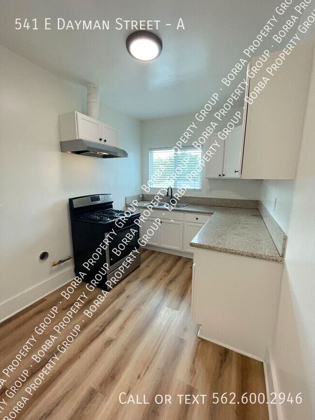 Building Photo - 541 E Dayman St
