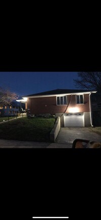 Building Photo - 32 Highland Ave