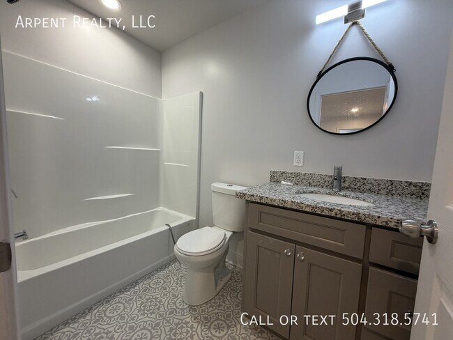 Building Photo - 416 E Liberaux St