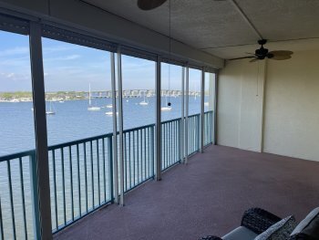 Building Photo - Sought-after Oleander condo available for ...