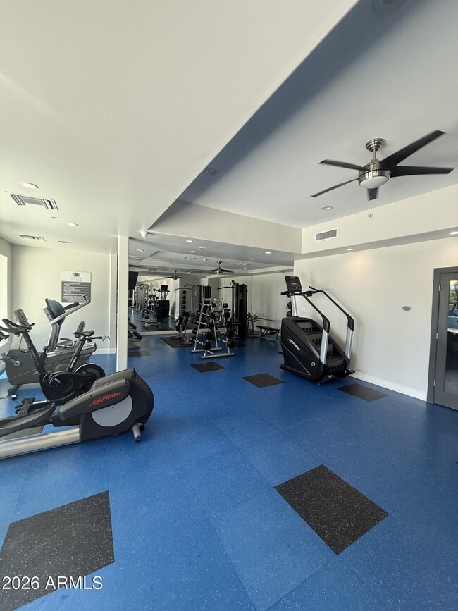 Building Photo - 945 E Playa Del Norte Dr