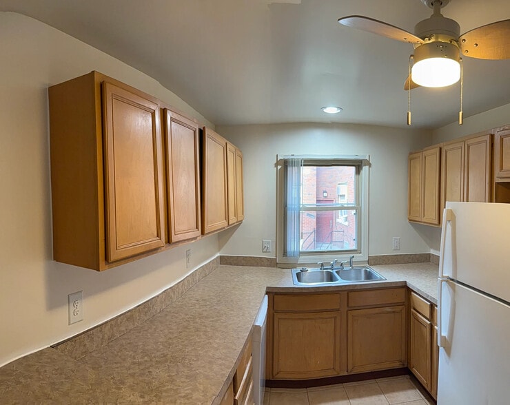 Building Photo - The Baxter Apartments