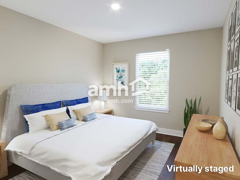 Building Photo - 1080 Highland Walk