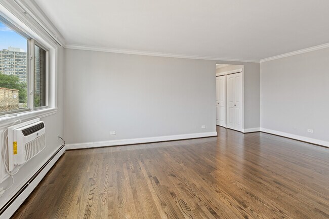 Building Photo - 1060 W Hollywood Ave
