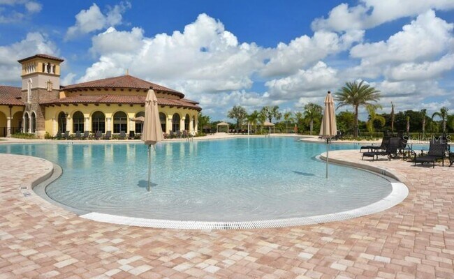 Building Photo - 12792 Richezza Dr