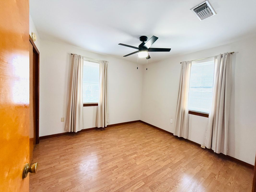 Building Photo - 1104 N Bengal Rd