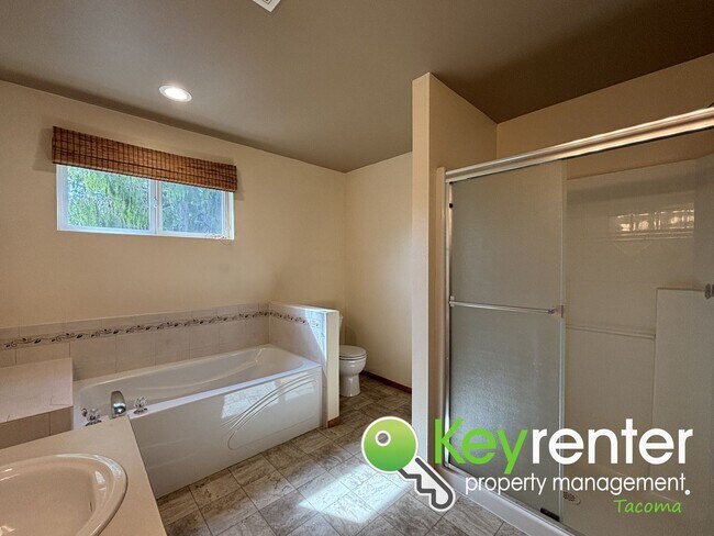 Building Photo - Elegant Browns Point Living with Backyard ...
