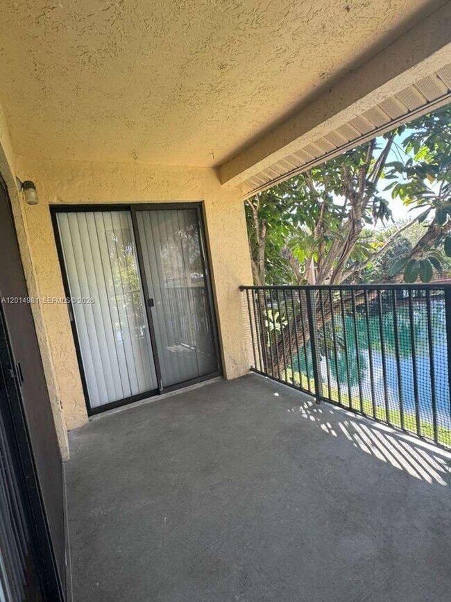 Building Photo - 9999 Summerbreeze Dr