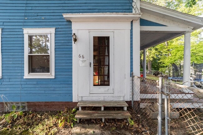 Building Photo - 66 Lyford St