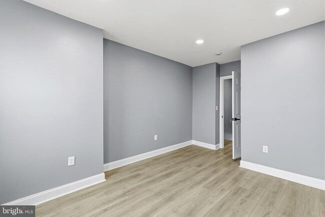 Building Photo - 1651 Darley Ave