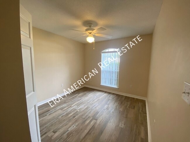 Building Photo - 6909 Leisure St