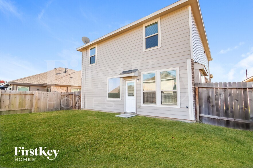 Building Photo - 5710 Savanna Pasture Rd