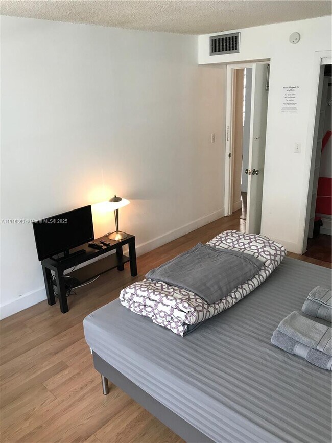 Building Photo - 1732 Meridian Ave