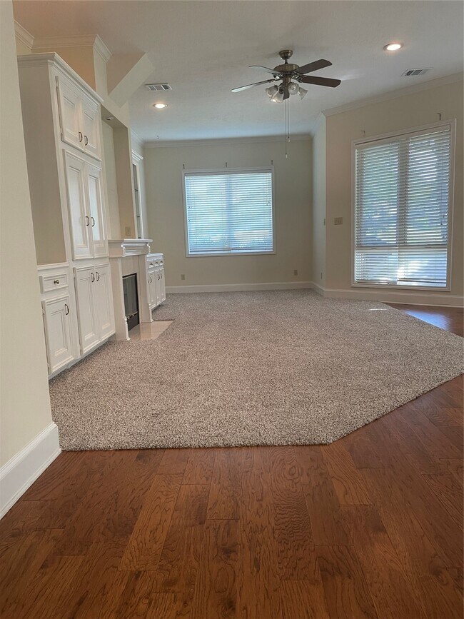 Building Photo - 28 Waters Edge St