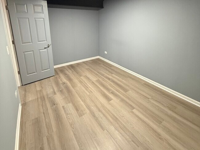 Building Photo - 286 Wolverine Dr