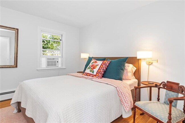 Building Photo - 331 Third Beach Rd