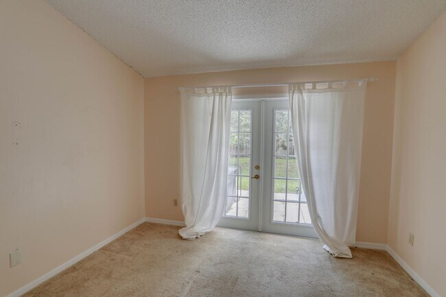Building Photo - 5212 Abelia Dr