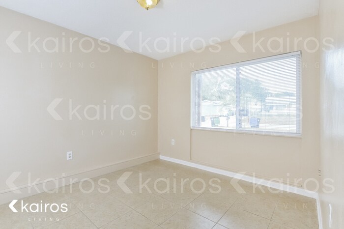 Building Photo - 2441 Healy Dr