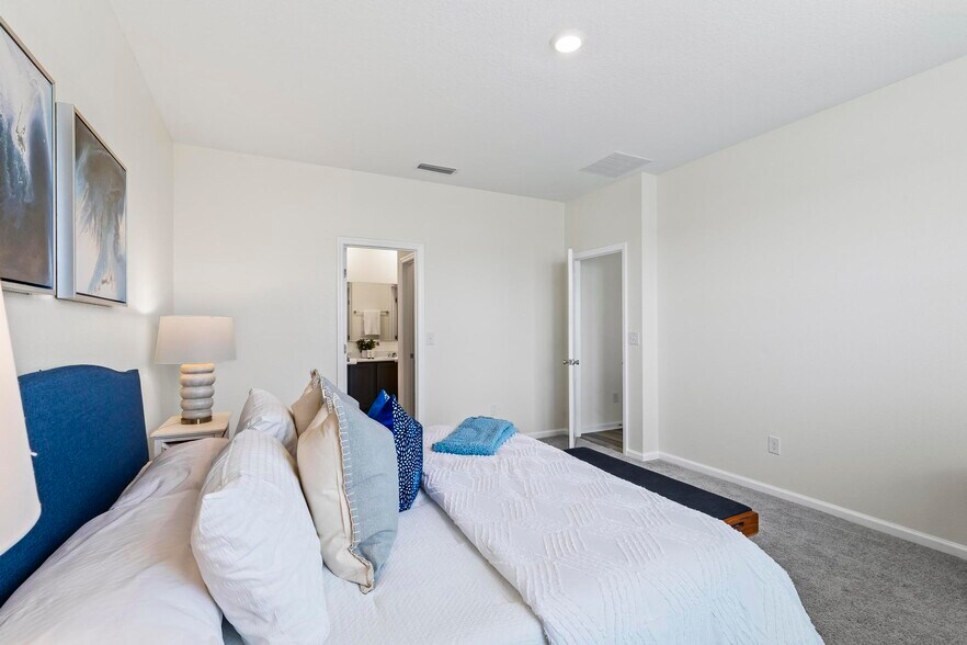 Building Photo - 85 Las Casitas Blvd