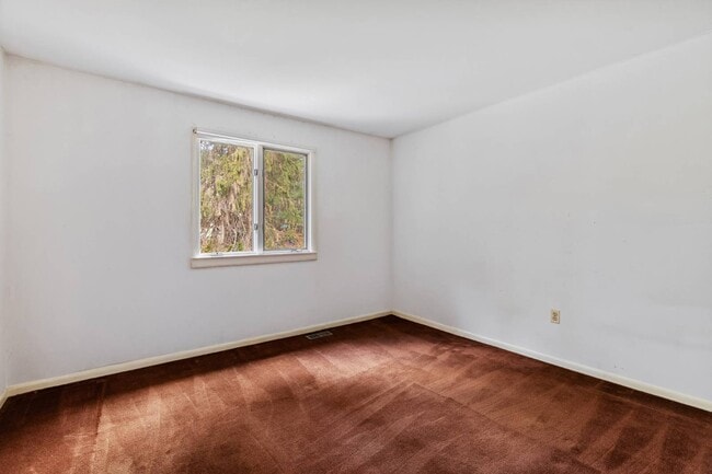 Building Photo - 11704 Woodland Dr