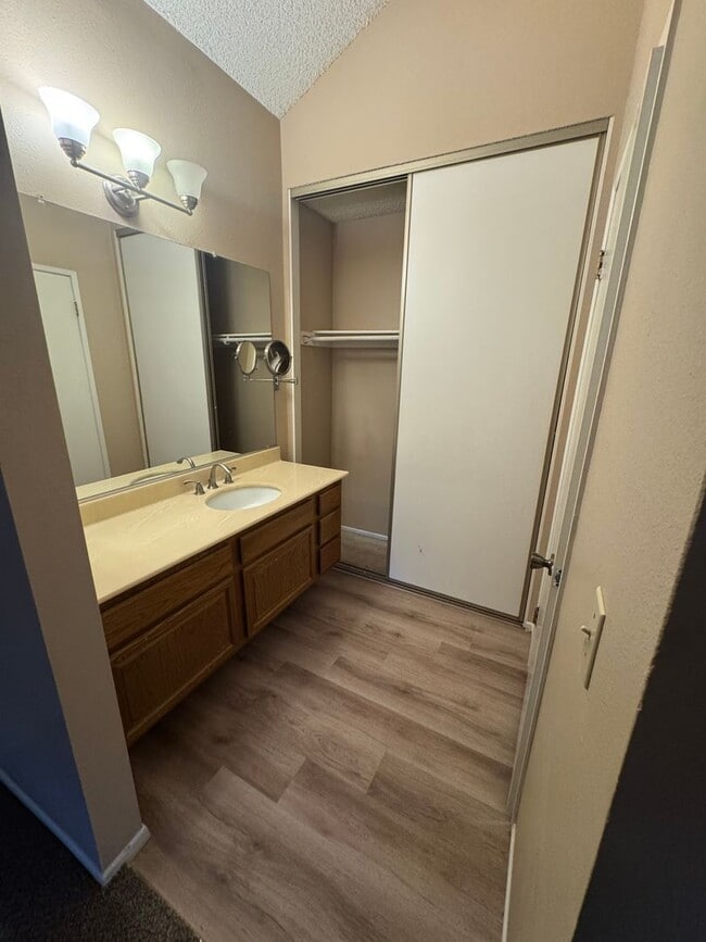 Building Photo - 1201 Greenstone Ln