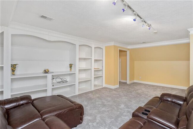 Building Photo - 65 Claire Dr SE