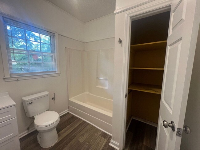 Building Photo - Available in Dec! Not able to show until Dec.