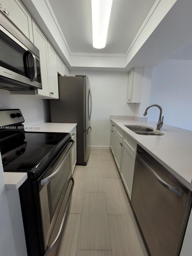 Building Photo - 10001 W Atlantic Blvd