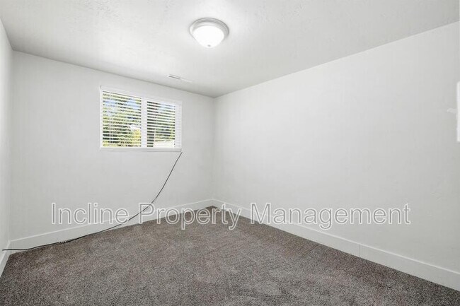 Building Photo - 31 N 100 W