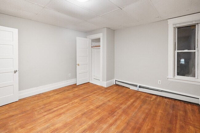 Building Photo - 15 Mendon St