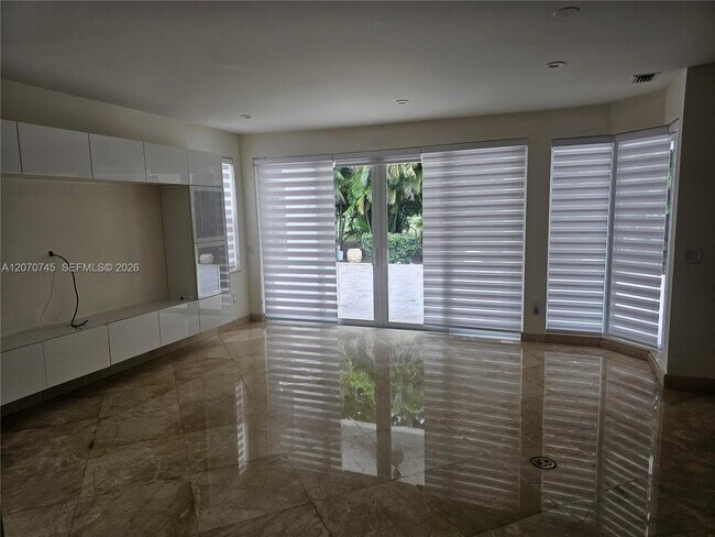 Building Photo - 4501 NW 93rd Doral Ct