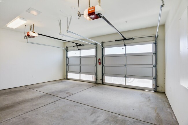 Building Photo - SF Shipyard - 3 BR, 2.5 BA Townhouse 1,437 Sq. Ft. - 3D Virtual Tour, 2-Car Garage