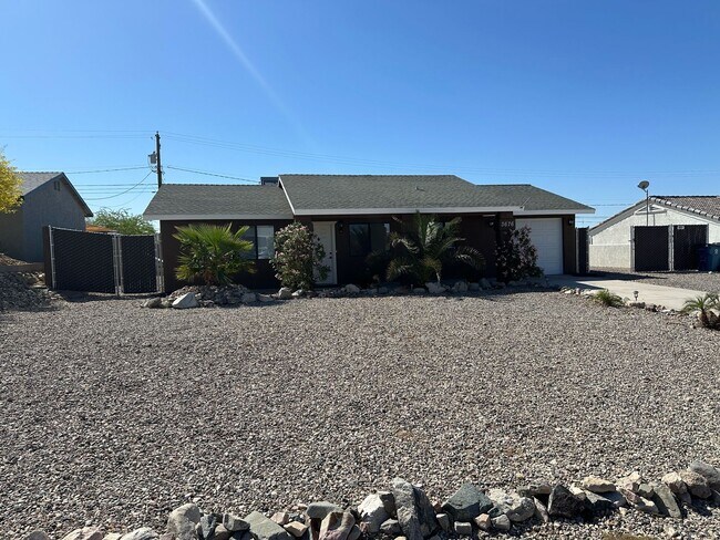 Building Photo - PENDING Furnished/or Un-Furnished - Pool h...