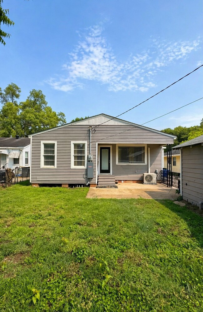 Building Photo - 3824 Greenway Pl
