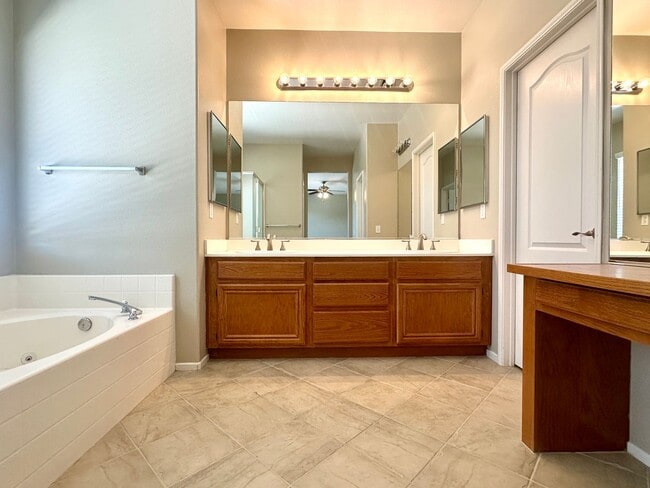 Building Photo - Beautiful Winchester 4-Bedroom  Home!