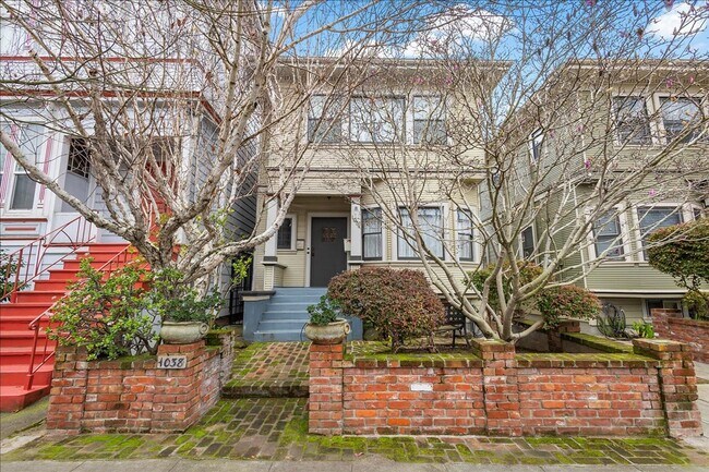 Building Photo - 1038 Santa Clara Ave