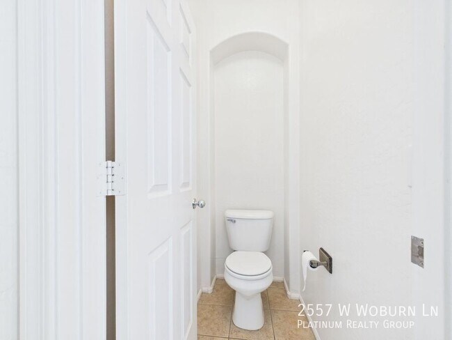 Building Photo - 2557 W Woburn Ln