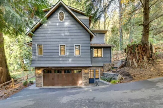 Building Photo - 3Bd/3.5Ba Kirkland Home
