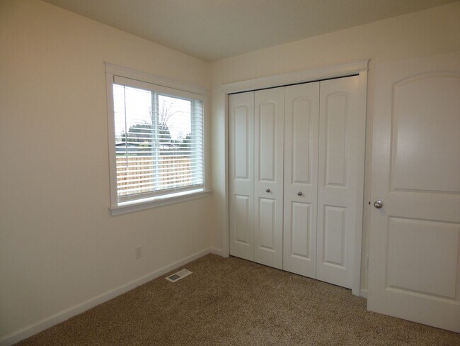Building Photo - 3536-3538 Fisher Ct NE Salem, OR 97305