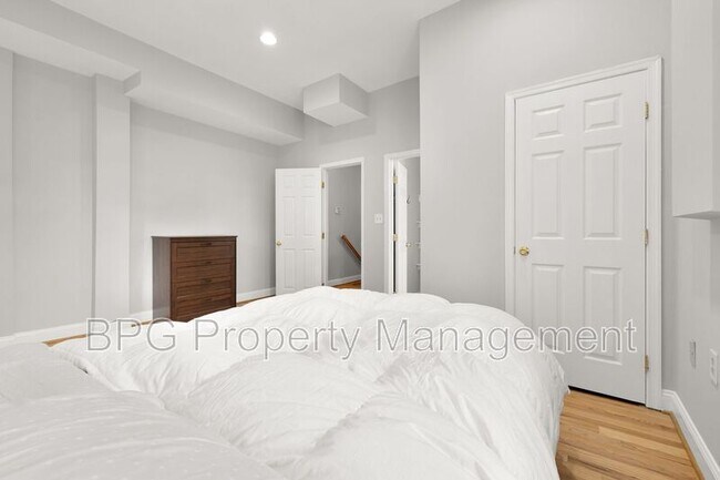 Building Photo - 1819 1st St NW