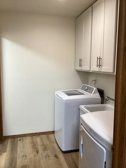 Building Photo - 2305 Parmenter St