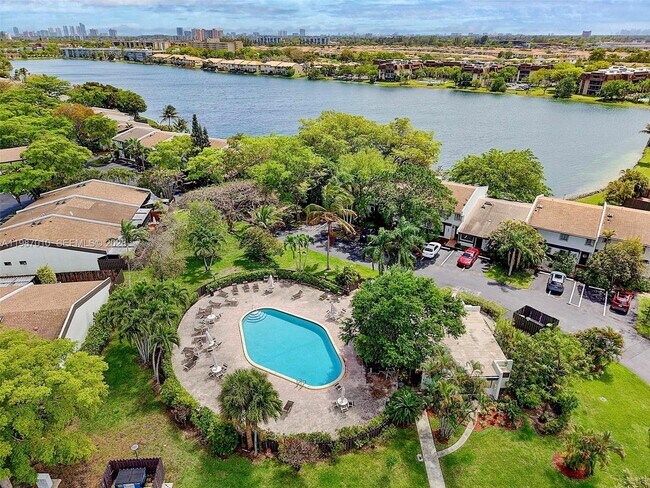 Building Photo - 518 NE 199th Ln