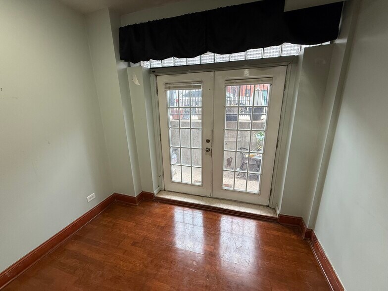 Building Photo - 1224 N Cleaver St