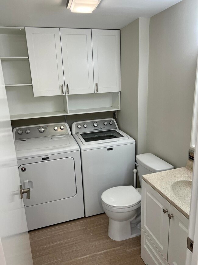 Building Photo - 3066 30th Ct