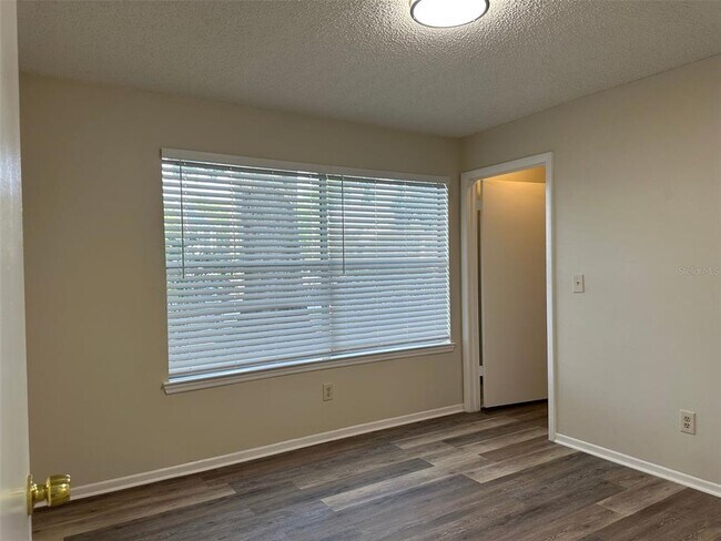 Building Photo - 718 Sugar Bay Way